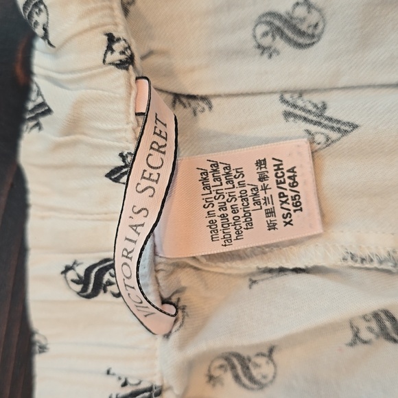 Victoria Secret White and Black Pj Shorts XS - Picture 2 of 3